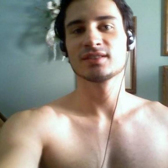 Meet your Posher, AntiHoaxAntiVaxxAntiLies - Picture 2 of 5